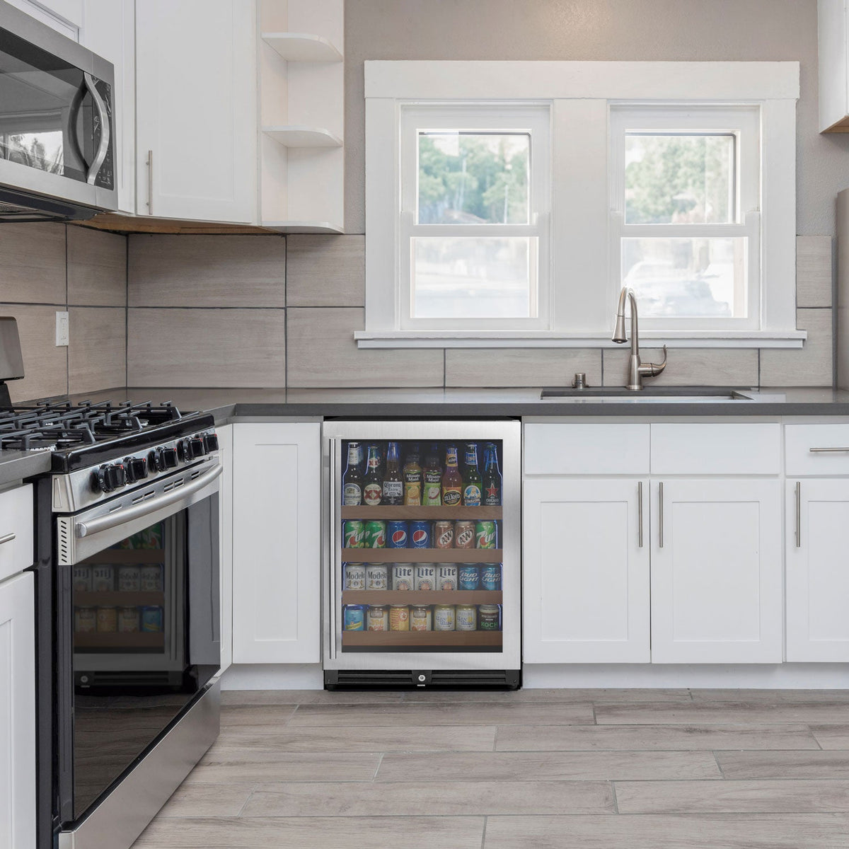 VSBC24L-SSR built-in or freestanding beverage center